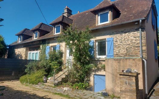 Magnifique longère + gites en Dordogne –  Perigord Vert –