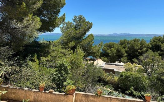 MARTIGUES – Beautiful property: 8-room house, 200sqm/3356sqm with panoramic view of the Etang de Berre