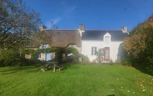 Two stone cottages in Saint Nicolas des Eaux