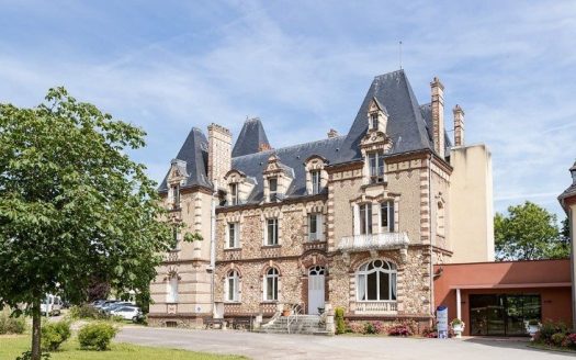 RENTAL INVESTMENT – SAINT LUBIN DES JONCHERETS – Chateau du Haut-Venay Ehpad Residence – 6.05% profitability