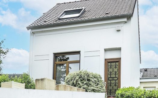 House with garden, garage in Amiens