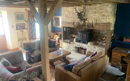 Must see, Rare, beautifully renovated stone property, 6 bedrooms, swimming pool.