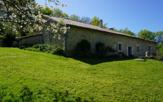 Charming stone house nestled in the tranquility of the green Périgord