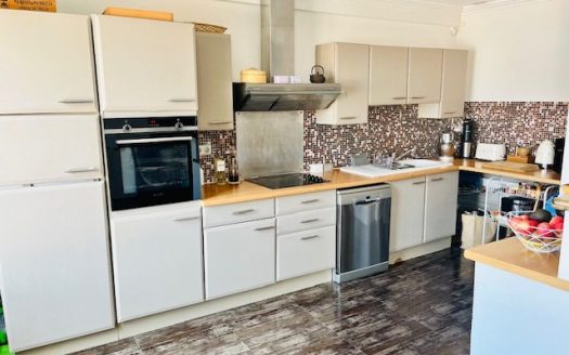 Charming apartment of 76sqm only 2 minutes from Port Vauban
