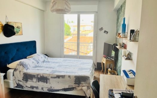 Charming apartment of 76sqm only 2 minutes from Port Vauban