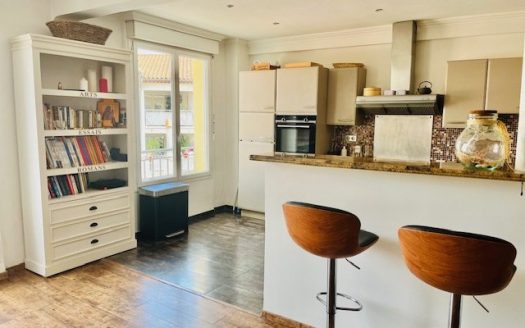 Charming apartment of 76sqm only 2 minutes from Port Vauban