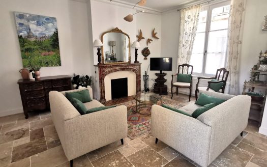 In the very center of Amboise, charming town house, completely renovated