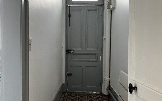 Charming brick town house semi-detached on both sides-Oissel town center