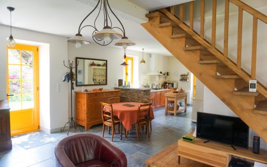 Charming stone house in the heart of a peaceful natural environment