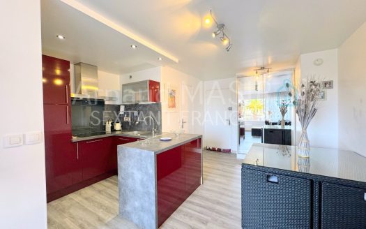 FURNISHED STUDIO FLAT 26M², PARKING SPACE, SEA VIEW, QUIET LOCATION