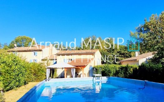 SUPERB 8-BEDROOM PROPERTY COMPRISING TWO ADJOINING DEWELLINGS, LARGE GARDEN, ON-GROUND POOL, COUNTRY LOCATION