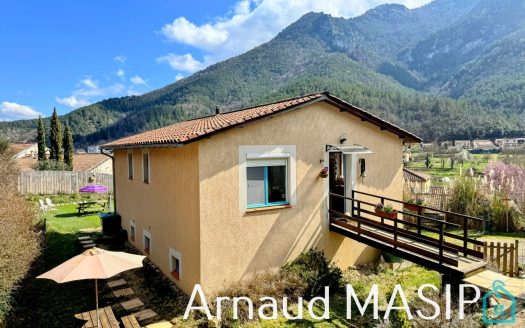 DETACHED 3-BED VILLA WITH GARDEN-LEVEL APARTMENT, TERRACES, LARGE, PRIVATE GARDEN, PANORAMIC VIEWS