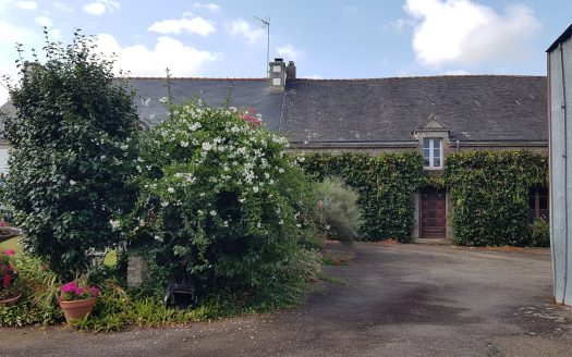 Stone house with outbuildings and shed on 5000 sqm of land