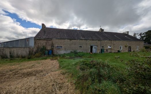 Stone house with outbuildings and shed on 5000 sqm of land
