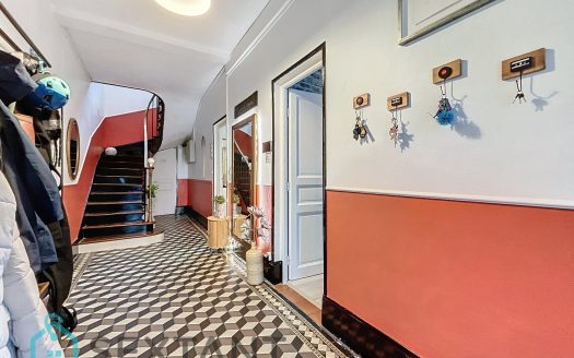 200 sqm Family House