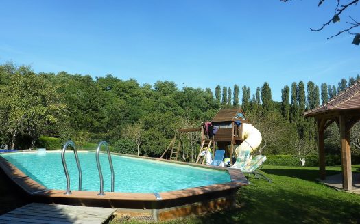 House with 5 bedrooms, garages – 10 minutes from Tours