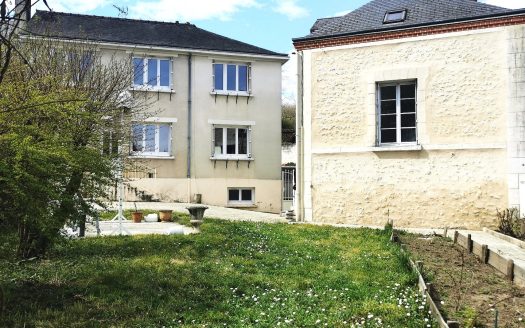 Real estate complex: residential house, gîte, outbuildings