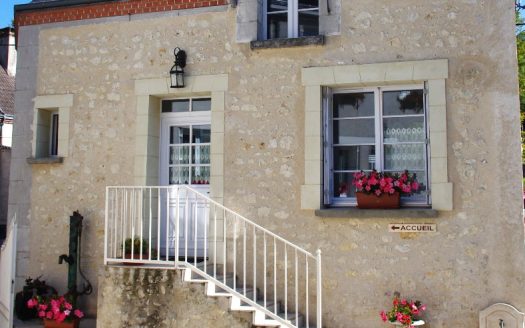 Real estate complex: residential house, gîte, outbuildings