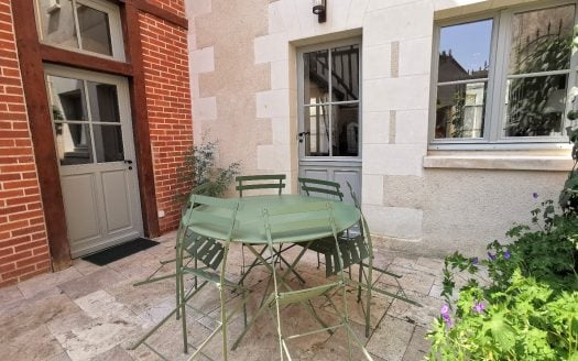 In the very center of Amboise, charming town house, completely renovated