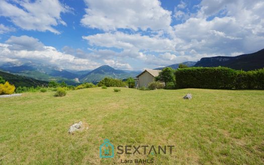 Castellane – 95 sqm house on 1800 sqm of land, 10 minutes from the village center, with panoramic view