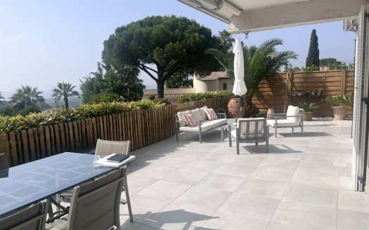 117sqm apartment located in the prestigious Hauts de Vaugrenier