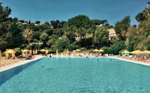 117sqm apartment located in the prestigious Hauts de Vaugrenier