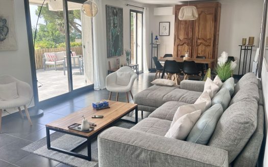 117sqm apartment located in the prestigious Hauts de Vaugrenier