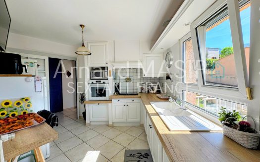 DETACHED 3-BED VILLA, DOUBLE GARAGE, TERRACE, SPACE FOR MOTOR HOME, ATTRACTIVE VIEW, QUIET LOCATION NEAR AMENITIES