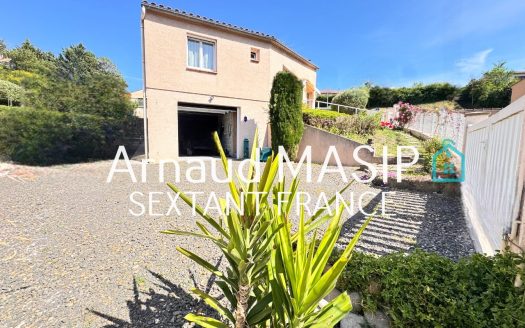 DETACHED 3-BED VILLA, DOUBLE GARAGE, TERRACE, SPACE FOR MOTOR HOME, ATTRACTIVE VIEW, QUIET LOCATION NEAR AMENITIES
