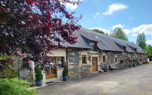 Six houses set in 10 acres with lakes