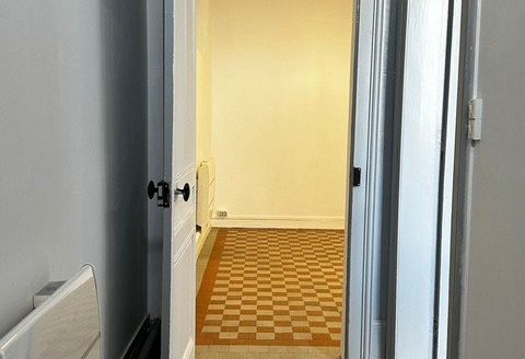 Charming brick town house semi-detached on both sides-Oissel town center