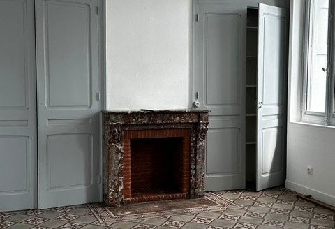 Charming brick town house semi-detached on both sides-Oissel town center