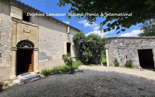 Stone farmhouse with land and outbuildings