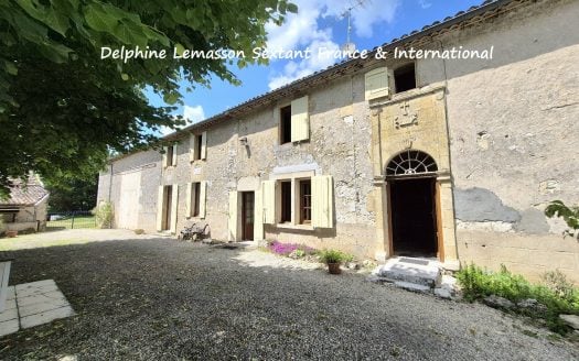 Stone farmhouse with land and outbuildings