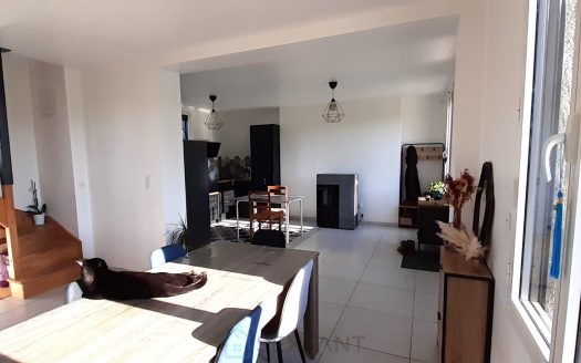 COMPLETELY RENOVATED DETACHED HOUSE