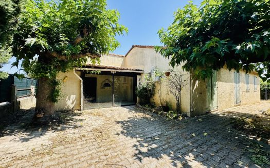 4 bedrooms villa near city center