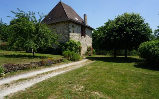 Old fortified house – A restored gem in the heart of the Péigord Vert.