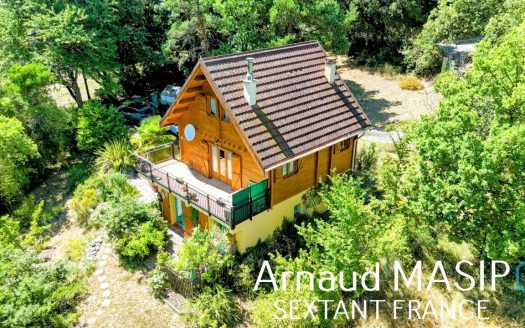 DELIGHTFUL CHALET 102M² IN LARGE, PRIVATE LEAFY PLOT, BALCONY, VIEW OF CATHAR CASTLE