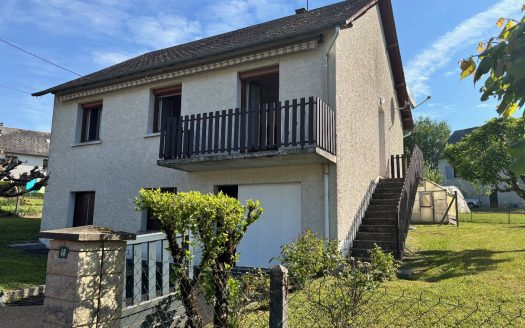 Detached house with 2 bedrooms, Garage with garden 648 sqm
