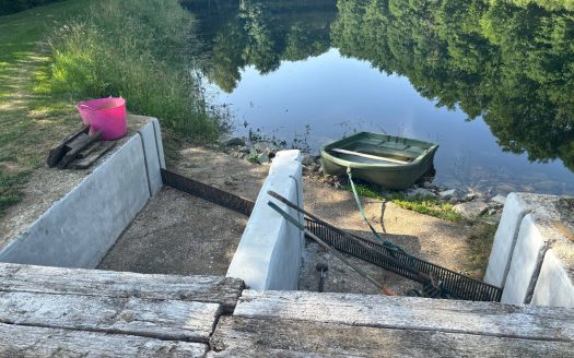 PRIVATE LAKE. 1,4 HECTARES. BEAUTIFULLY LOCATION;