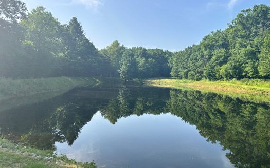 PRIVATE LAKE. 1,4 HECTARES. BEAUTIFULLY LOCATION;