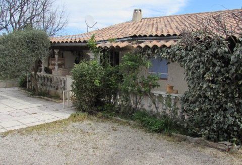 Brignoles (83170) Single-story villa (PMR), with swimming pool and borehole