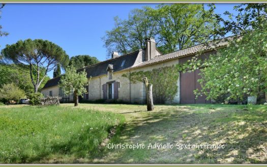 Magnificent property with gites , big house, barn on 12 ha