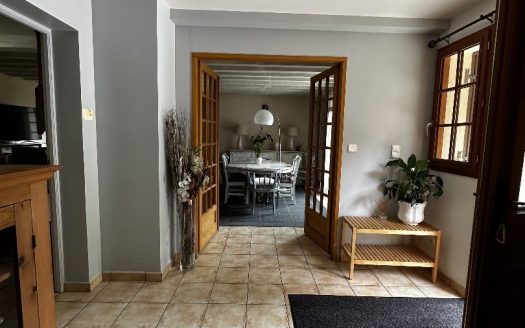 Real estate complex of 2 houses with swimming pool on 1 hectare of enclosed land – Normandy, near the A13