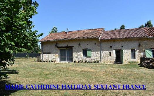 CHARMING PROPERTY WITH DIRECT RIVER ACCESS NEAR PERIGUEUX