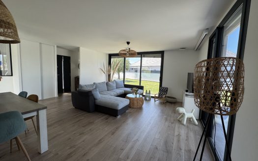 FOR SALE – Contemporary Single-Storey Home with High-End Features – Oloron Sainte-Marie (4 min)