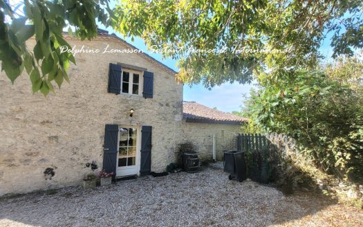 Charming Stone Property with 3 Independent Houses – A Rare Opportunity in the Dordogne
