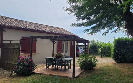 2 maisons plain-pied sur 1500 sqm – St Pierre d’Eyraud
