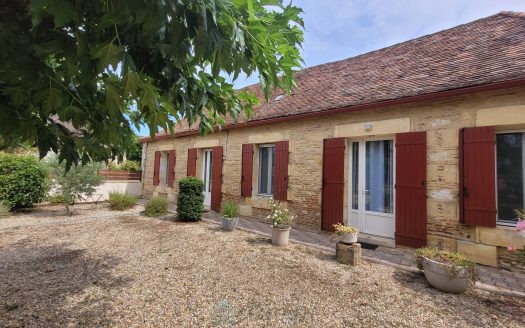 2 maisons plain-pied sur 1500 sqm – St Pierre d’Eyraud
