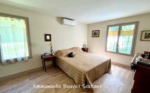 Bergerac 10 min, ground-floor house, wooden environment, 3/4 bedrooms, terrace, double car-port